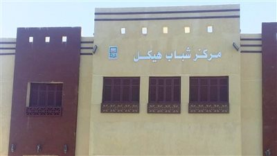 محافظ أسوان يتابع مشروعات حياة كريمة بقرى المحافظة