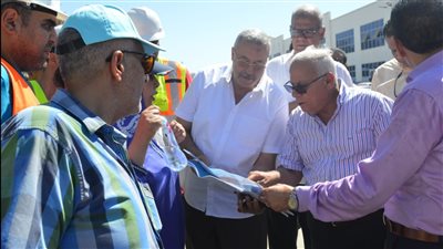 محافظ بورسعيد يوجه بسرعة إنهاء أعمال إنشاء جراج متعدد الطوابق بحي العرب