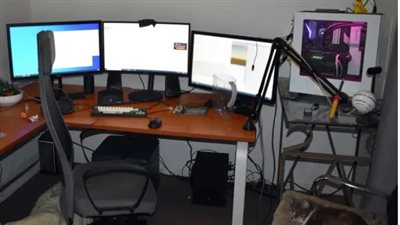 كاميرا الهاتف والكمبيوتر كلمة السر| مراهق يربح 300 ألف دولار باختراعه أداة للتجسس وبيعها في 128 دولة 