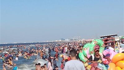 3 ملايين زائر لمصيف جمصة في آخر إجازة بشهر يوليو.. ولا توجد أي حالات غرق