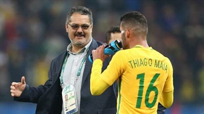 اتحاد الكرة يُعلن عن ميكالي مدربا للمنتخب الأولمبي خلال ساعات.. وهذا هو تشكيل الجهاز 