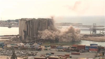 انهيار عدد من صوامع القمح بمرفأ بيروت