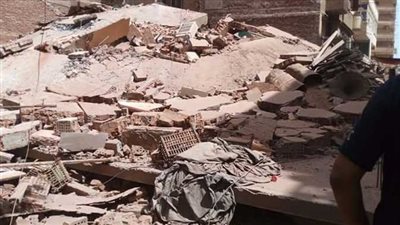 تفاصيل مصرع مسنة وابنتها وحفيدتها إثر انهيار عقار بسبب أعمال التعلية بالشرابية | بث مباشر