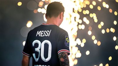 ميسي يفوز بلقبه الــ41 ويقترب من تخطي داني ألفيس الأكثر تتويجًا في تاريخ كرة القدم