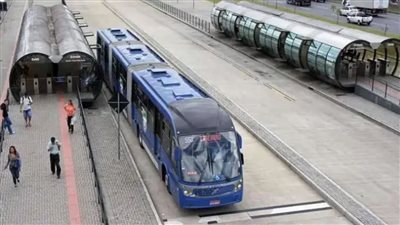 وزير النقل يوجه بتغيير أسماء محطات الأتوبيس الترددي للغة العربية