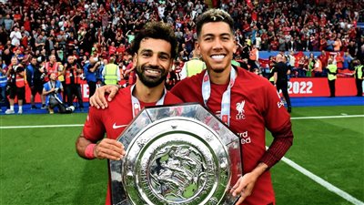 حصاد المحترفين المصريين في أوروبا.. صلاح يواصل المجد وتألق مرموش وتريزيجيه يتوج بالسوبر التركي