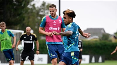 رسميًا.. يوفنتوس يعلن غياب ويستون ماكيني لمدة 3 أسابيع بسبب الإصابة