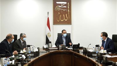 رئيس الوزراء يتابع خطوات فض التشابكات الحكومية بين الوزارات والجهات