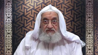 طائرات دون طيار وسر تأخير الإعلان.. تفاصيل مقتل أيمن الظواهري في غارة جوية للقوات الأمريكية