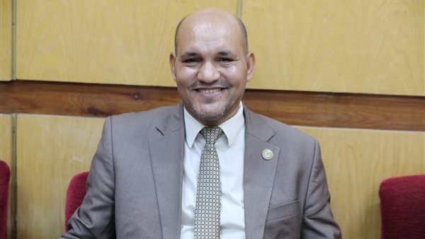  الدكتور فتحي أحمد