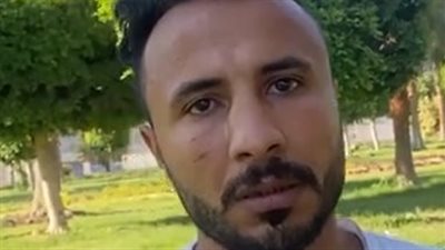 بسبب تذكرة كشف بـ30 جنيه.. شاب يحاول إشعال النيران في جسده أمام مستشفى الدمرداش| فيديو 