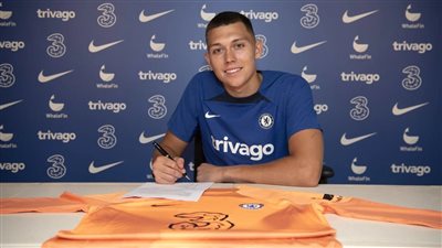 رسميًا.. تشيلسي يعلن التعاقد مع الحارس الأمريكي جابرييل سلونينا 