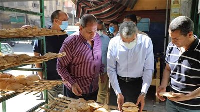 محافظ المنيا يوجه بغلق إداري لـ أحد المخابز البلدية المخالفة وتحرير محاضر لـ آخرين