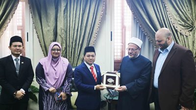 مفتي الجمهورية يستقبل سفير ماليزيا بالقاهرة لبحث سبل تعزيز التعاون 