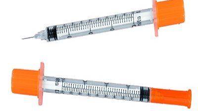 هيئة الدواء: ضبط وتحريز تشغيلات سرنجة تحت الجلد مغشوشة بالسوق| مستند