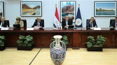 العناني يترأس أولى اجتماعات مجلس إدارة صندوق دعم السياحة والآثار | صور 