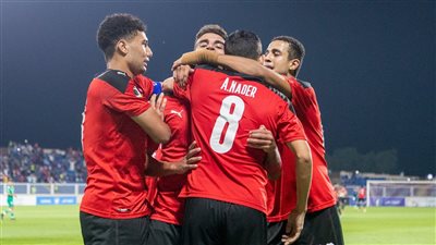 منتخب الشباب يتخطى الجزائر بثلاثية ويتأهل لنهائي كأس العرب 