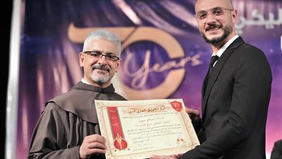 المركز الكاثوليكي المصري للسينما يكرم إسلام سعيد المصور الصحفي بموقع القاهرة 24 