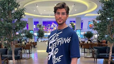 شادي شامل يستمر في إثارة الجدل بسبب مظهره