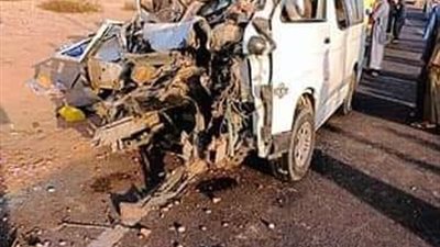 مصرع وإصابة 13 شخصًا في حادث تصادم سيارتين على الطريق الصحراوي الغربي بجرجا جنوب سوهاج | أسماء