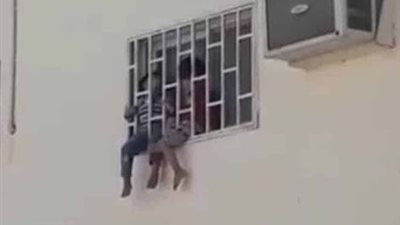 اتقفل عليهم الباب.. الداخلية تنقذ طفلتين محتجزتين داخل منزل بالقاهرة