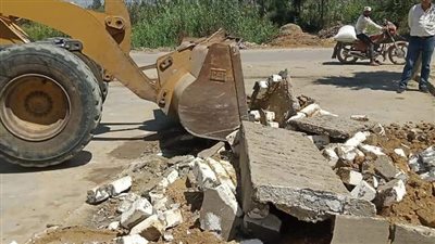 حملات لإزالة المغاسل السيارات المخالفة بقرية فرهاش بالبحيرة