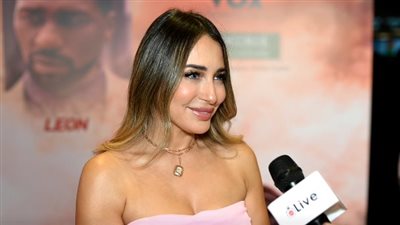 ساندي: الكسل والإحباط أسباب ابتعادي عن الغناء | فيديو