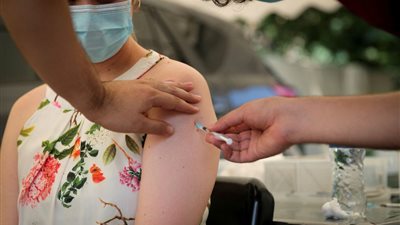 وفاة أول حالة مرتبطة بلقاح جونسون آند جونسون المضاد لـ كورونا في جنوب إفريقيا