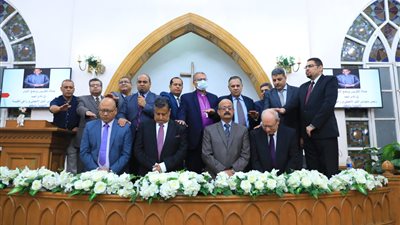 رئيس الطائفة الإنجيلية يشهد رسامة شيوخ وشمامسة جدد 