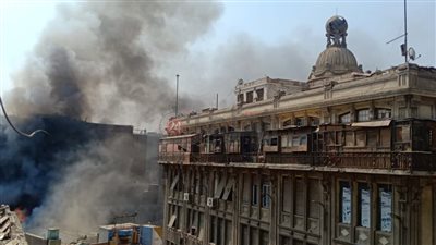 حريق هائل في عدد من المحلات التجارية بالعتبة | صور 