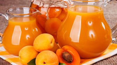 طريقة عمل عصير قمر الدين بالخلاط.. سريع التحضير قبل الفطار بنصف ساعة