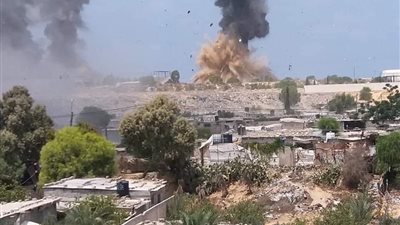 طائرات الاحتلال تقصف موقع حطين بعدد من الصواريخ جنوب قطاع غزة| صور 