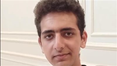 كنت بذاكر من 5 لـ 7 ساعات يوميا.. أسامة الأول بمدارس المتفوقين بالإسكندرية: أسرتي سبب التفوق