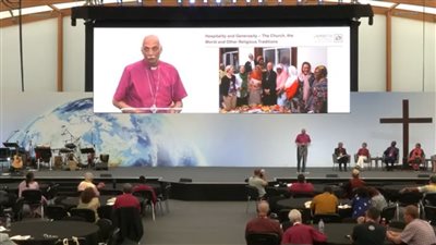 رئيس الأسقفية يعرض تجربة كنيسة مصر في الحوار الديني أمام أساقفة مؤتمر لامبث