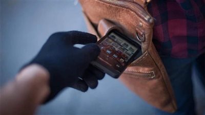 مرحمش ضعفهم.. ضبط عاطل يسرق الهواتف المحمولة من المرضى بمستشفى طنطا الجامعي | بث مباشر