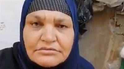 إحدى جيران والد الفنانة بوسي: بنته محضرتش جنازته.. وسعد الصغير والليثي كانوا بيساعدوه | بث مباشر