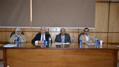 مناقشة 16 مشروعًا بحثيًا في الرعاية الصحية بدبلوم التغذية بــ صيدلة طنطا