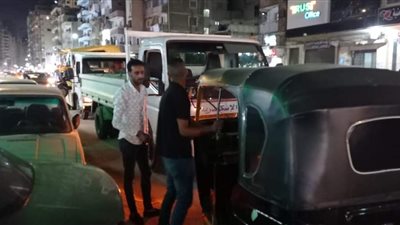 حملة ليلية مكبرة بحي ثان المنتزه بالإسكندرية.. ومصادرة عدد من التكاتك والشيش | صور