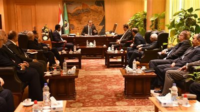 بروتوكول تعاون بين البنك الزراعي وشركة الفيوم لصناعة السكر لتحقيق التنمية