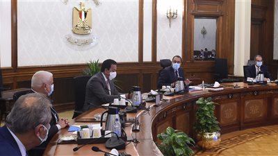 رئيس الوزراء يتابع موقف تطبيق منظومة التأمين الصحي الشامل