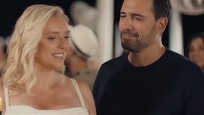 أغنيتي تنشر البهجة ونشأت على الموسيقى العربية.. زوجة ظافر العابدين تكشف تفاصيل كليبها الجديد 