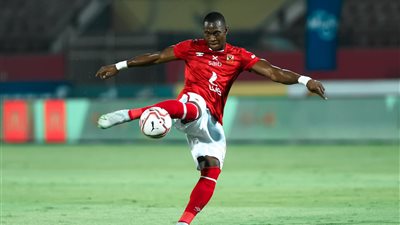 خوفًا من تكرار سيناريو أكرم وربيعة.. الأهلي يدرس تسويق ديانج في يناير حال عدم تجديد عقده