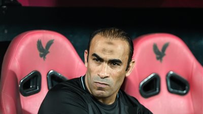 الأهلي يستقر على تجديد الثقة في سيد عبد الحفيظ مديرًا للكرة