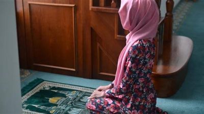 كيفية الطهارة من الحيض وفق السنة النبوية وآراء الفقهاء