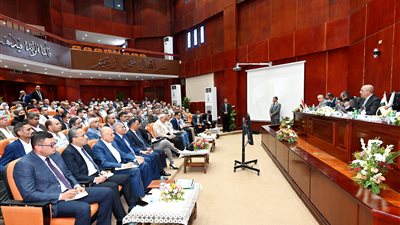 وزير الإسكان يكلف رؤساء المدن الجديدة باستغلال الأصول وترشيد استهلاك الطاقة