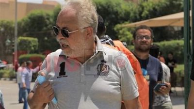 أشرف زكي يروي موقفا جمعه بـ رجاء حسين: كانت كريمة | فيديو