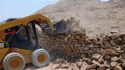 إزالة 7 حالات تعدٍ بمساحة 1663 مترًا بقرية العتمور في أسوان