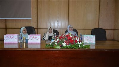 مناقشة 64 مشروعا بحثيا لدبلومات الدراسات العليا بـ صيدلة طنطا