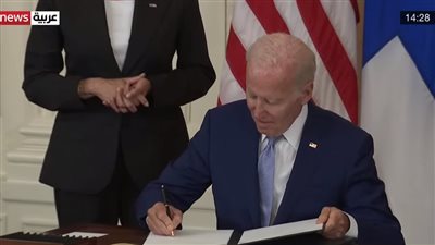 بريطانيا تنضم لمنتقدي قانون خفض التضخم الأمريكي: منافسة غير نزيهة