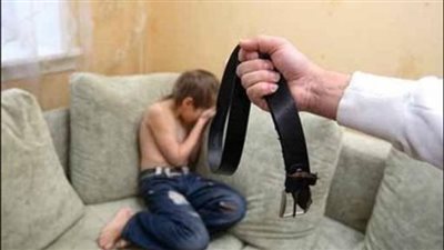 بعد تداول فيديو صادم.. جارة تكشف تفاصيل تعذيب أب لطفله: كان بيضربه على مراحل وهو بيصرخ